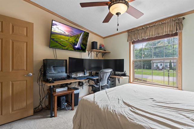 123 Lake Shore Drive, Wisconsin Dells, WI 53965