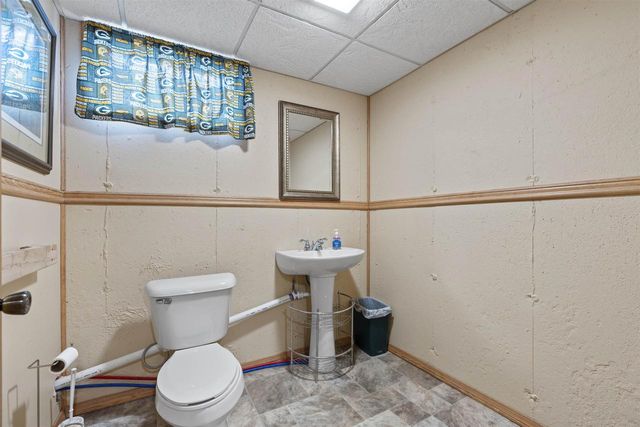 123 Lake Shore Drive, Wisconsin Dells, WI 53965