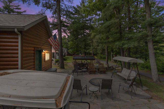 123 Lake Shore Drive, Wisconsin Dells, WI 53965