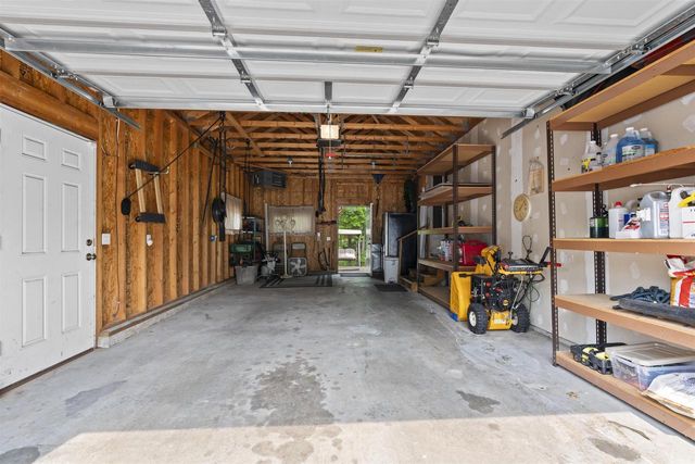 123 Lake Shore Drive, Wisconsin Dells, WI 53965