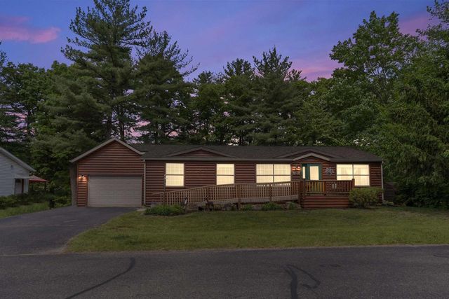 123 Lake Shore Drive, Wisconsin Dells, WI 53965