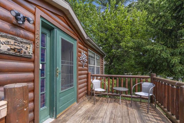 123 Lake Shore Drive, Wisconsin Dells, WI 53965