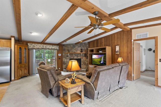 123 Lake Shore Drive, Wisconsin Dells, WI 53965