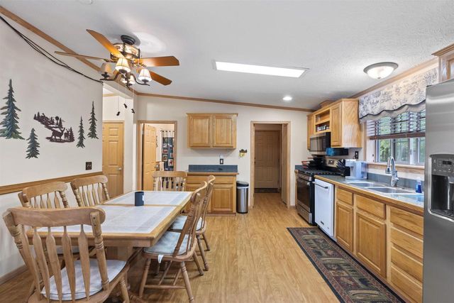 123 Lake Shore Drive, Wisconsin Dells, WI 53965