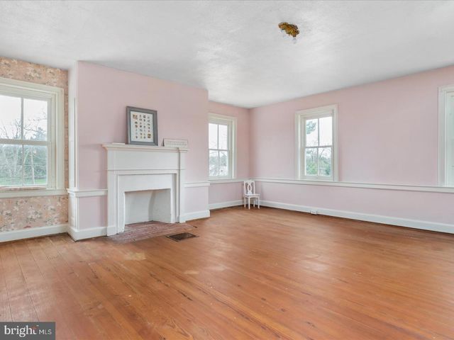 5155 MAIN ST, Stephens City, VA 22655