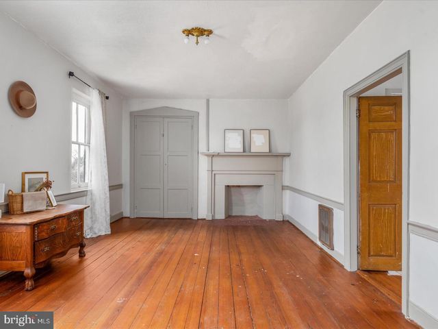 5155 MAIN ST, Stephens City, VA 22655