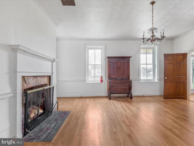 5155 MAIN ST, Stephens City, VA 22655