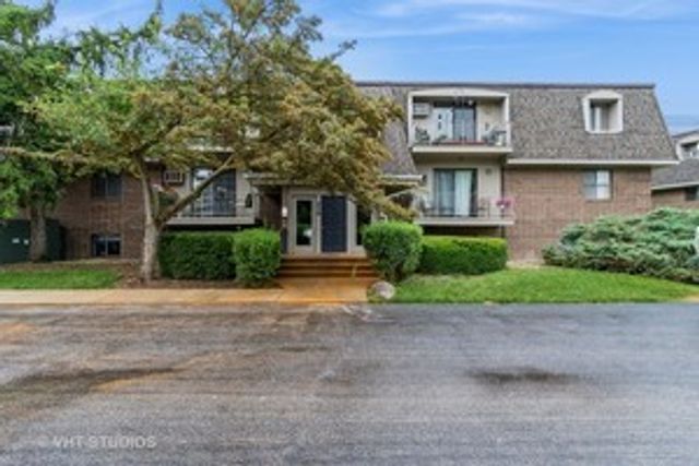 214 E Bailey Road B, Naperville, IL 60565
