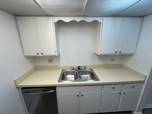214 E Bailey Road B, Naperville, IL 60565