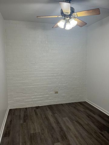 214 E Bailey Road B, Naperville, IL 60565