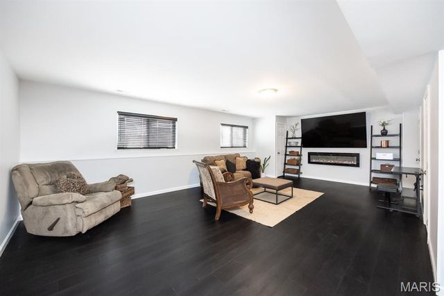 846 Harbor Woods Drive, Fairview Heights, IL 62208