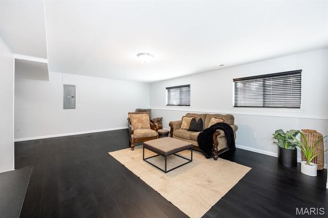 846 Harbor Woods Drive, Fairview Heights, IL 62208