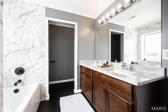 846 Harbor Woods Drive, Fairview Heights, IL 62208