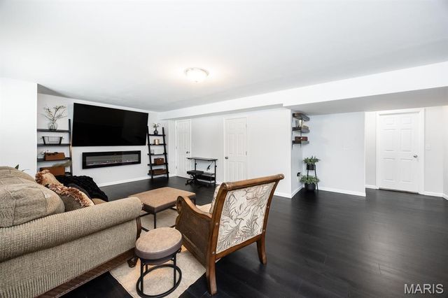 846 Harbor Woods Drive, Fairview Heights, IL 62208