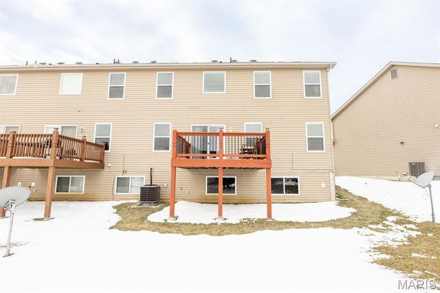 846 Harbor Woods Drive, Fairview Heights, IL 62208