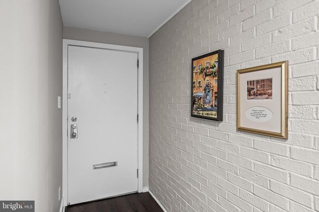10 N CLOSE, Moorestown, NJ 08057