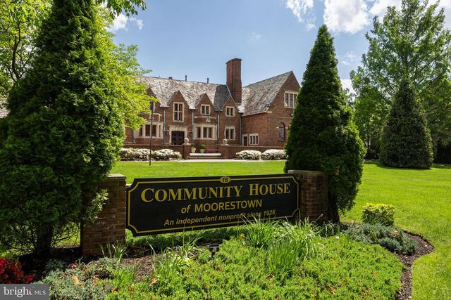 10 N CLOSE, Moorestown, NJ 08057
