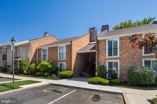 10 N CLOSE, Moorestown, NJ 08057