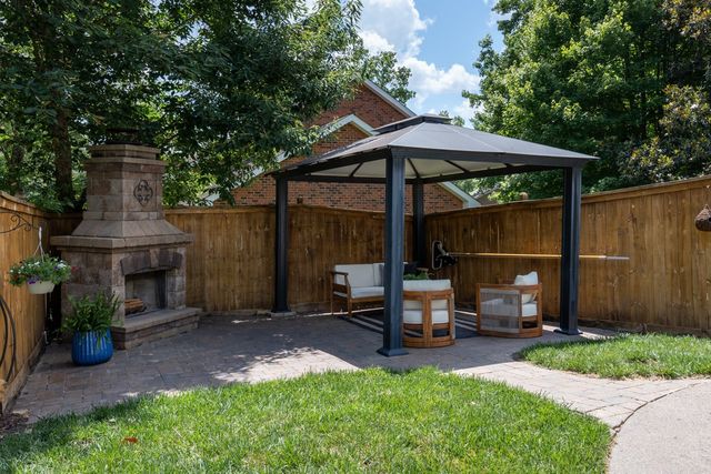 10 Lymington Ct, Brentwood, TN 37027