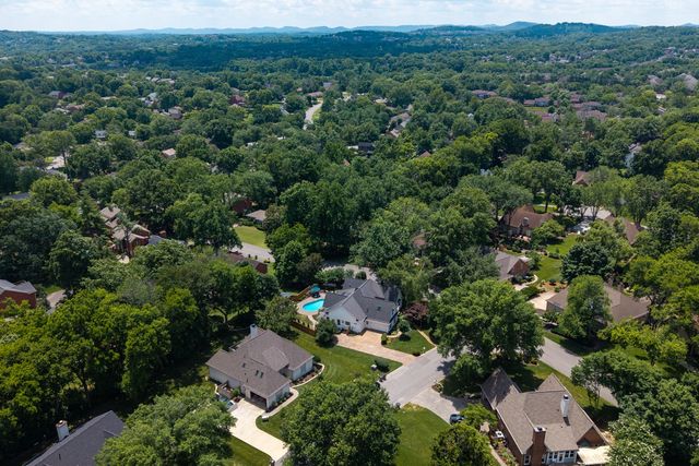 10 Lymington Ct, Brentwood, TN 37027