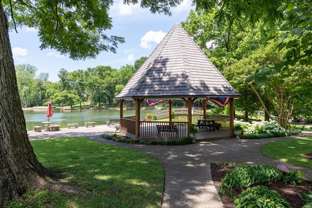 10 Lymington Ct, Brentwood, TN 37027