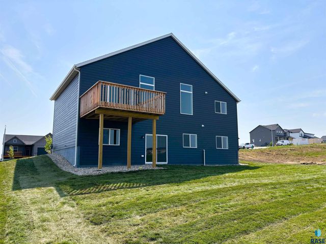 2609 S Copper Creek Ave Avenue, Sioux Falls, SD 57110