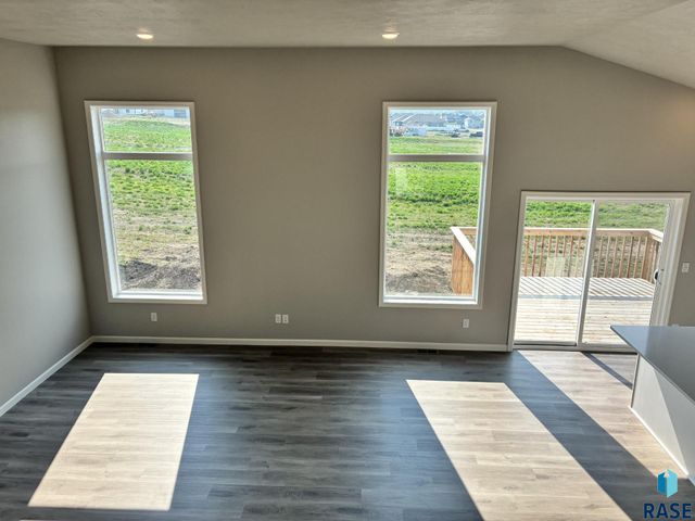 2609 S Copper Creek Ave Avenue, Sioux Falls, SD 57110
