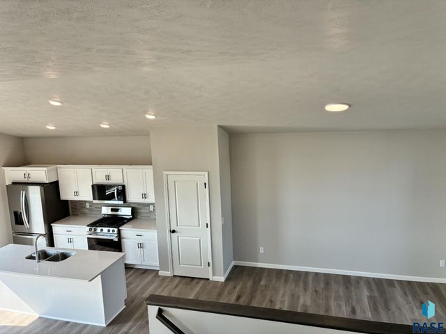 2609 S Copper Creek Ave Avenue, Sioux Falls, SD 57110