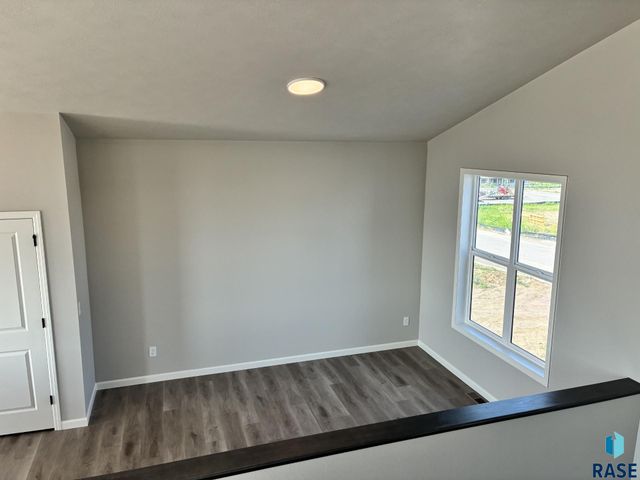 2609 S Copper Creek Ave Avenue, Sioux Falls, SD 57110