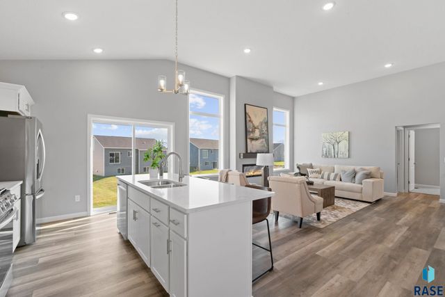 2609 S Copper Creek Ave Avenue, Sioux Falls, SD 57110
