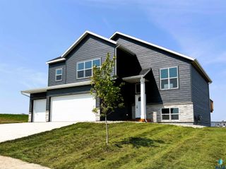 2609 S Copper Creek Ave Avenue, Sioux Falls, SD 57110