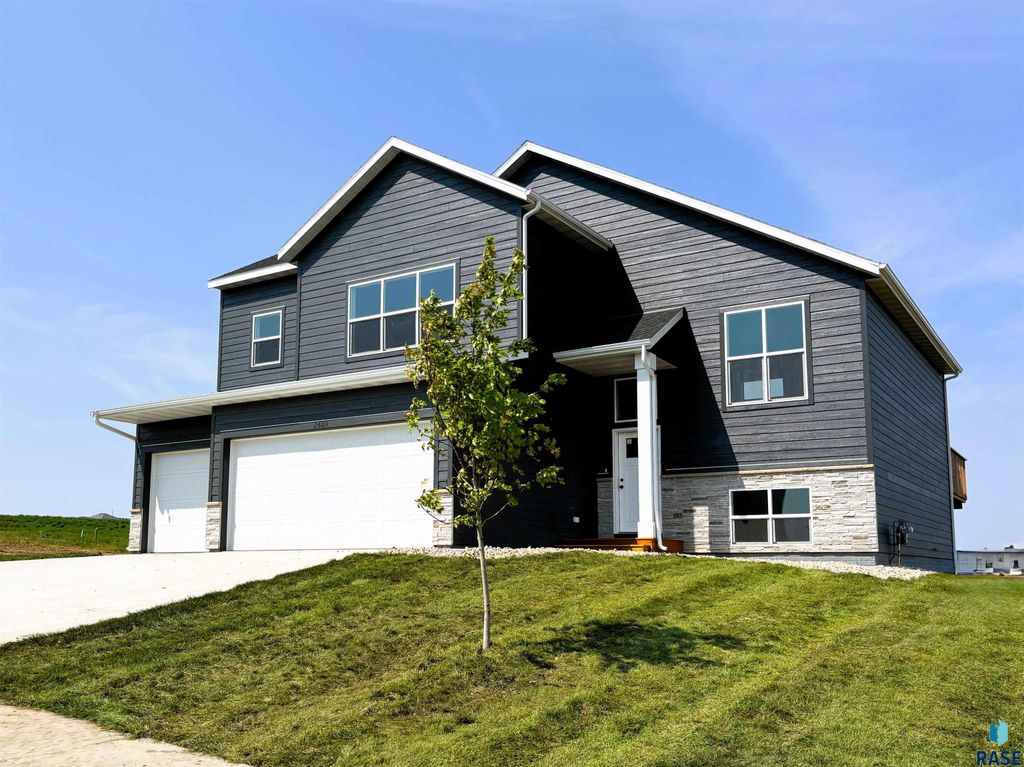 2609 S Copper Creek Ave Avenue, Sioux Falls, SD 57110