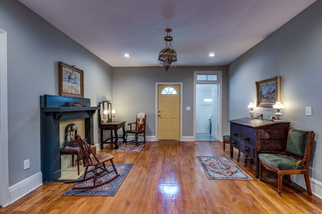 310 E Franklin St, Gallatin, TN 37066