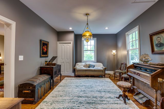 310 E Franklin St, Gallatin, TN 37066