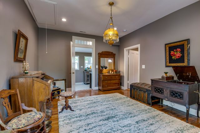 310 E Franklin St, Gallatin, TN 37066