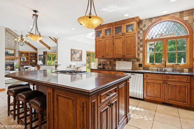 8S241 Dunham Drive, Naperville, IL 60540