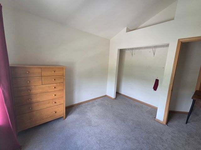 2800 E BRIDLEWAY Court, Carpentersville, IL 60110