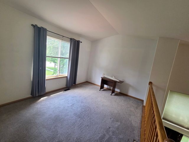2800 E BRIDLEWAY Court, Carpentersville, IL 60110