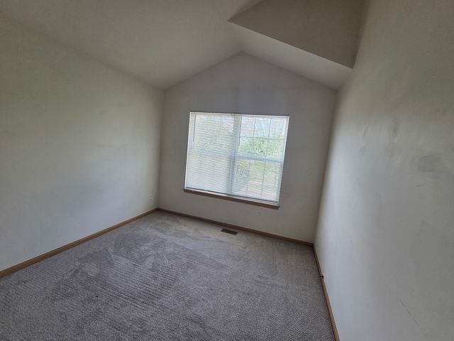 2800 E BRIDLEWAY Court, Carpentersville, IL 60110