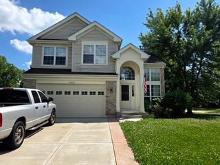 2800 E BRIDLEWAY Court, Carpentersville, IL 60110