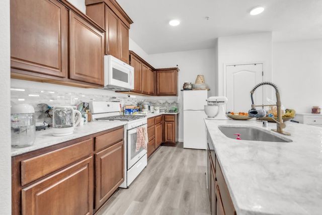 3766 Partridge Pkwy, Olivehurst, CA 95961