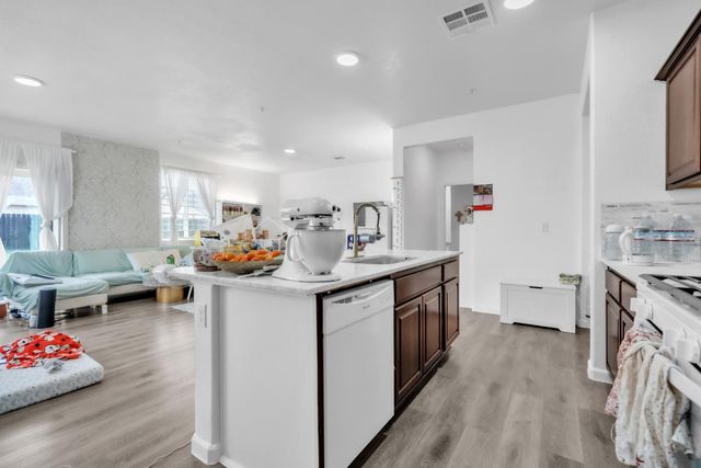 3766 Partridge Pkwy, Olivehurst, CA 95961