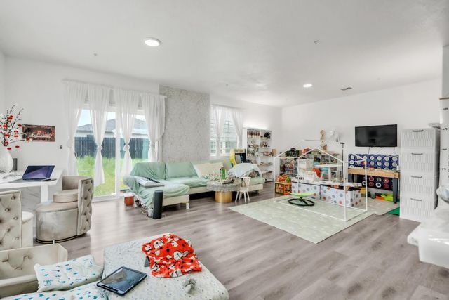 3766 Partridge Pkwy, Olivehurst, CA 95961