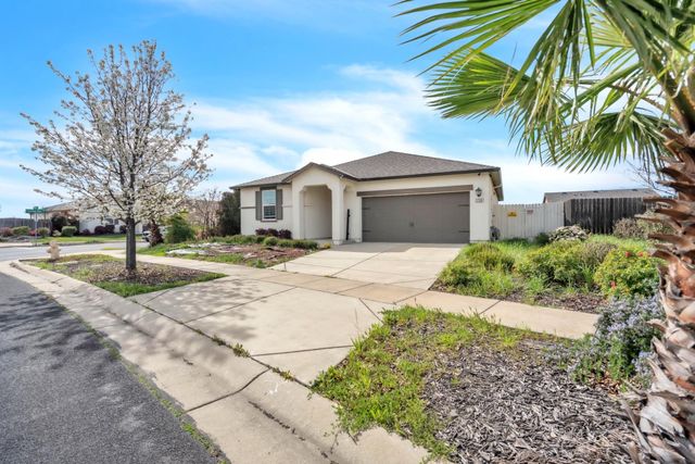 3766 Partridge Pkwy, Olivehurst, CA 95961