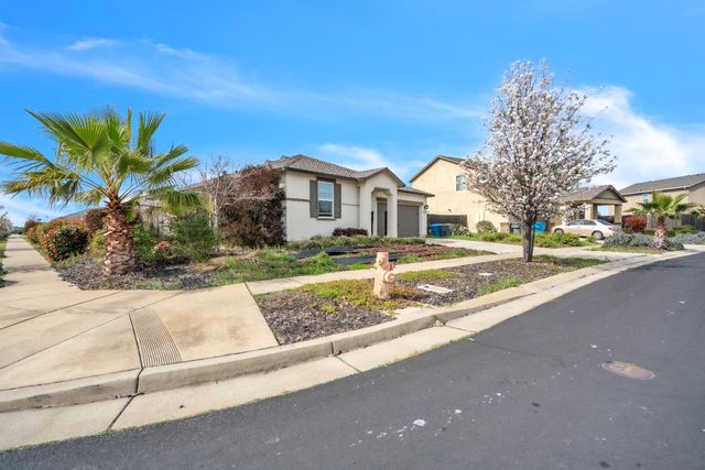 3766 Partridge Pkwy, Olivehurst, CA 95961