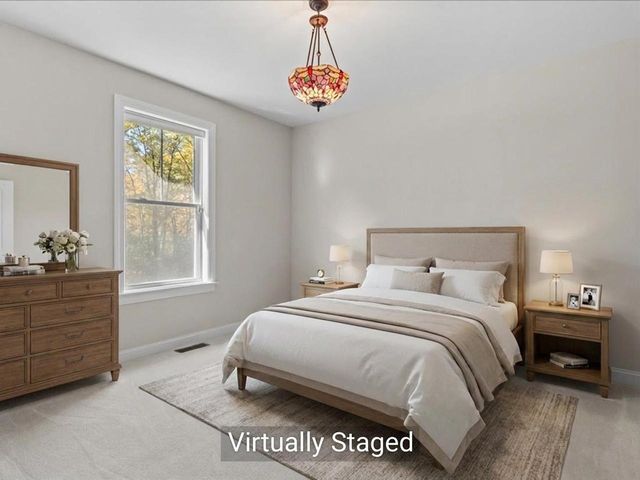 270 Sutton Farm Drive, Shelburne, VT 05482