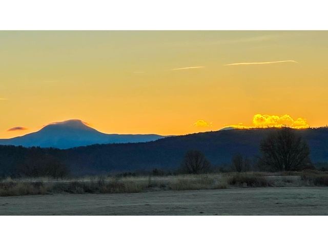 270 Sutton Farm Drive, Shelburne, VT 05482