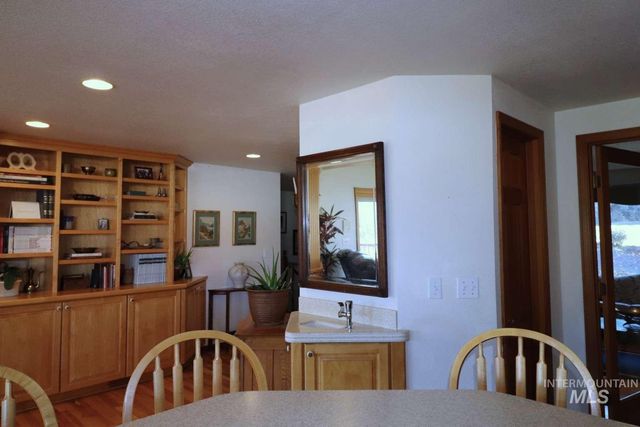 2300 W Aspen Cove Dr, Meridian, ID 83642