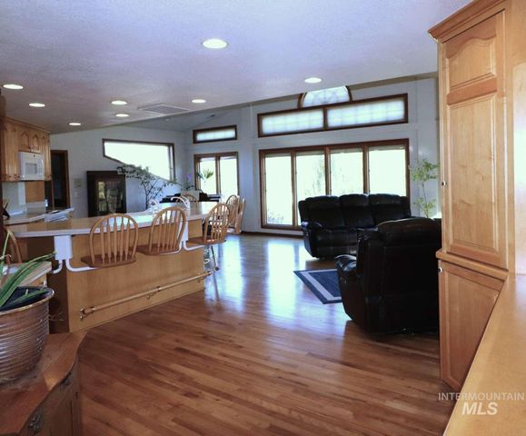 2300 W Aspen Cove Dr, Meridian, ID 83642