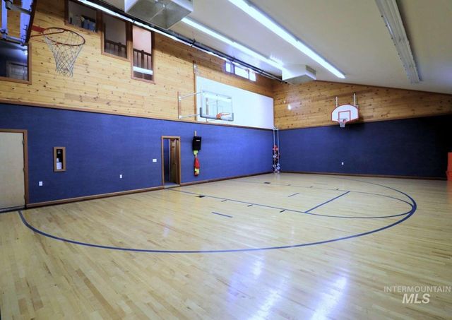 2300 W Aspen Cove Dr, Meridian, ID 83642